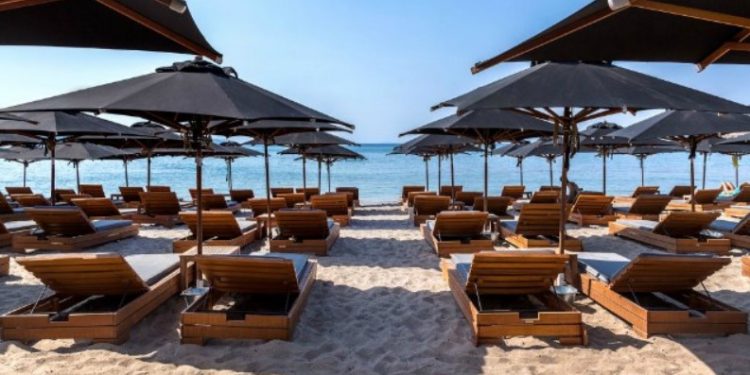 Alldaynews.gr Lockdown: Ανοίγουν οργανωμένες παραλίες-Οι αλλαγές των επόμενων ημερών