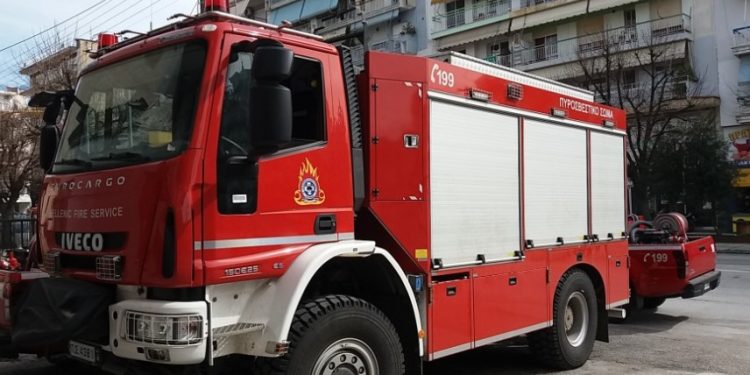 Alldaynews.gr Φωτιά τώρα σε Πολυκατοικία στην Καλλιθέα