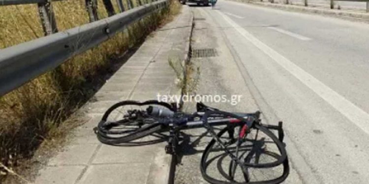 Βόλος: Πατέρας ανήλικων παιδιών ο ποδηλάτης που σκοτώθηκε – Άφαντος ο οδηγός που τον εγκατέλειψε (pics)