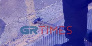 Alldaynews.gr Θεσσαλονίκη: Πάρκαρε στην είσοδο πυλωτής και μετά από λογομαχία επιτέθηκε με σφυρί (pics, vid)