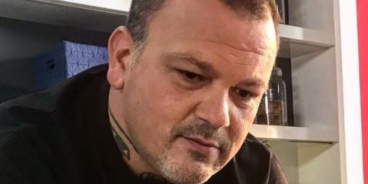 Δημήτρης Σκαρμούτσος: «Το παιδί μου έπρεπε να βαφτιστεί στο νοσοκομείο»-Το σοβαρό πρόβλημα υγείας