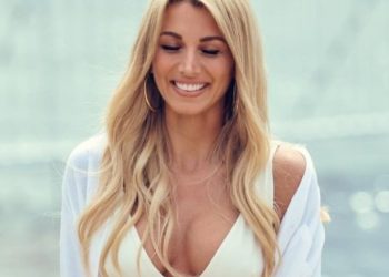 Κωνσταντίνα Σπυροπούλου: Τρέλανε κόσμο με το κατακόκκινο μαγιό![photo]