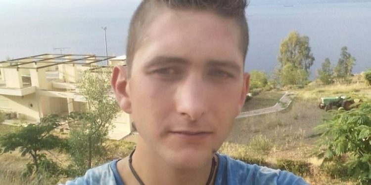 Σπαραγμός για τον 26χρονο Βασίλη που σκοτώθηκε σε τροχαίο-Είχε αγοράσει το αυτοκίνητο πριν λίγες ημέρες[Φωτογραφίες]