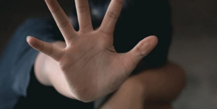 Alldaynews.gr Ηλεία: Πήγε να κρατήσει τον εγγονό του, μέθυσε και ασέλγησε σε βάρος του