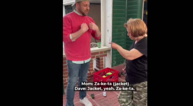 Alldaynews.gr Έπος: Ελληνίδα μάνα παλεύει να μάθει ελληνικά τον αμερικανό σύντροφο του γιου της (vid)