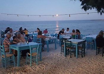 νησιά-διακοπές-ταβερνάκι