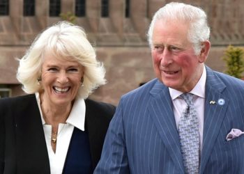 «Βόμβα» για Κάρολο-Καμίλα από 55χρονο: «Είμαι γιος σας»[Φωτογραφίες]