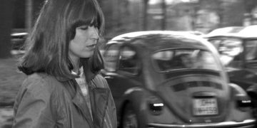 Η μητέρα που σκότωσε τον βιαστή και δολοφόνο της κόρης της, μέσα στο δικαστήριο