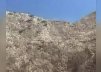 «Ναυάγιο» Ζακύνθου: Στην κάμερα η θανατηφόρα πτώση τουρίστριας[Σκληρές Εικόνες]