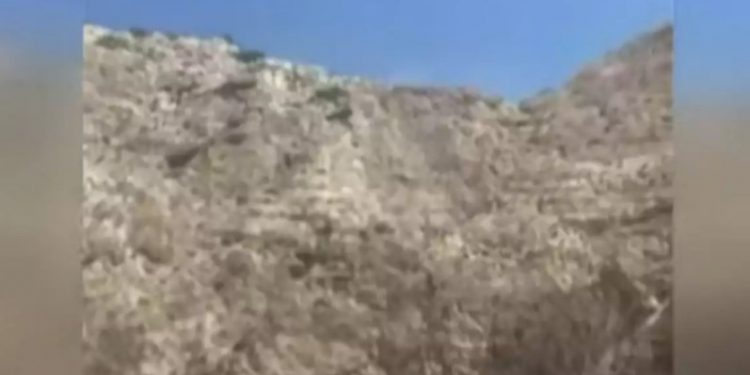 «Ναυάγιο» Ζακύνθου: Στην κάμερα η θανατηφόρα πτώση τουρίστριας[Σκληρές Εικόνες]