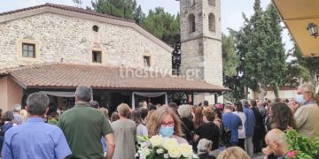 Alldaynews.gr Σπαραγμός στην κηδεία της 14χρονης που πέθανε μετά από επέμβαση για γαστρικό δακτύλιο