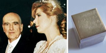 Στο σφυρί απο 5.000 ευρώ μπομπονιέρα από τον γάμο του Ανδρέα Παπανδρέου με τη Δήμητρα Λιάνη