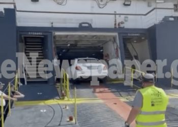 Έφτασε η μεγάλη στιγμή! Η μητέρα της Κάρολαϊν θα παραλάβει τη μικρή Λυδία[video]