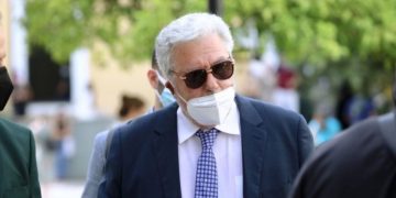 Δολοφονία Καρολάιν: Με ασφαλιστικά μέτρα απειλεί ο δικηγόρος της οικογένειας Κράουτς αν δεν αποχωρήσουν οι κάμερες