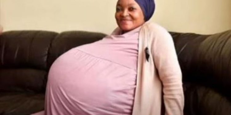 37χρονη Νοτιοαφρικανή γέννησε 10δυμα[video]