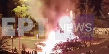 Τρομακτικό τροχαίο με εκρήξεις και φωτιά στην παραλιακή της Αθήνας[video]