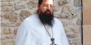 Alldaynews.gr Ξεσπά ο ιερέας για τον θάνατο της 14χρονης: Το παιδί μου το σκότωσε ο γιατρός-Αύριο η κηδεία του κοριτσιού