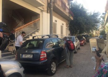 Συμβαίνει Τώρα: Με το μωρό στην αγκαλιά η μητέρα του Μπάμπη πάει να συναντήσει τη μητέρα της Καρολάιν[video]