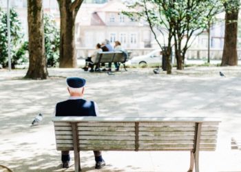 77χρονος άντρας Αυτοϊκανοποιούταν στον Εθνικό Κήπο