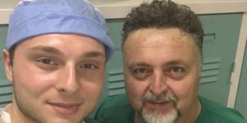 Alldaynews.gr «Σαν σήμερα Πατέρα θα έκλεινες τα 56 σου χρόνια» – Ραγίζει καρδιές το μήνυμα του γιου του αδικοχαμένου χειρουργού Στέλιου Κούτσια
