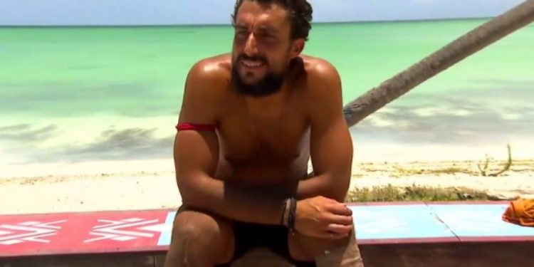 Alldaynews.gr Survivor: «Τρελάθηκε» ο Σάκης και άρχισε να μιλάει μόνος του!