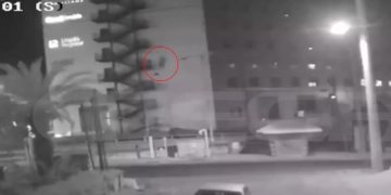 Alldaynews.gr Αδιανόητη τραγωδία στη Συγγρού:Αυτοκτόνησε από τον 8ο όροφο-Βίντεο που κόβει την ανάσα