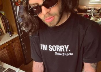 Άγγελος Λάτσιος: “Έριξε” το Instagram με τη γυμνή φωτογραφία που ανέβασε![photo]