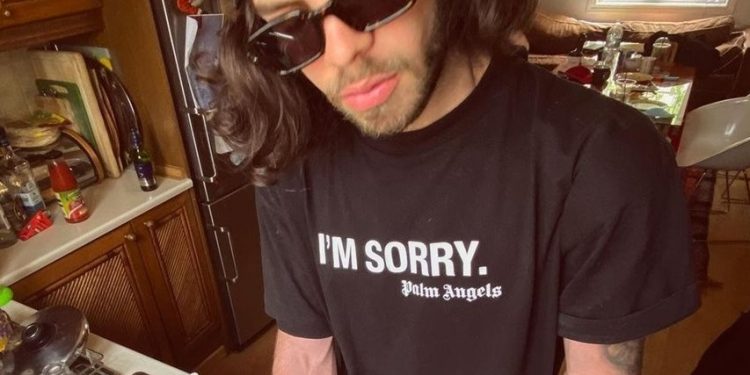 Άγγελος Λάτσιος: “Έριξε” το Instagram με τη γυμνή φωτογραφία που ανέβασε![photo]