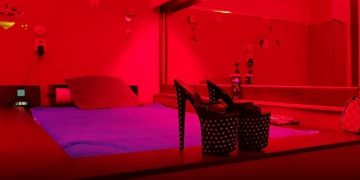 Alldaynews.gr Οίκοι Ανοχής: Ανοίγουν χωρίς χειραψίες, με ανοιχτά παράθυρα και Χρονόμετρο!!