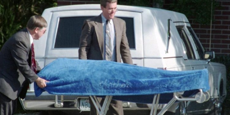 Alldaynews.gr Πώς σκοτώνεις όλη σου την οικογένεια και παραλίγο να τη βγάλεις καθαρή