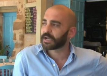 Διεθνές βραβείο για τον εργαζόμενο σε ταβέρνα που έσωσε τουρίστα από πνιγμό (vid)