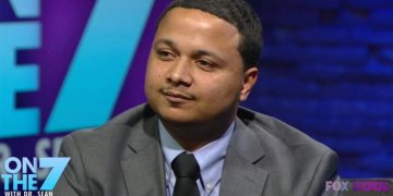 Alldaynews.gr Εκατομμυριούχος: Τον εγκατέλειψαν όταν ήταν μωρό σε κάδους σκουπιδιών, τον κορόιδευαν στο σχολείο, αλλά…