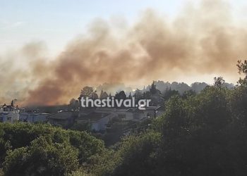 Καίγεται η Θεσσαλονίκη: Φωτιά δίπλα σε κατοικημένη περιοχή στο Πανόραμα-Εκκενώνουν σπίτια[photos][video]
