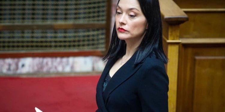 Alldaynews.gr Νάντια Γιαννακοπούλου: Μετά από 3 γέννες και στα 43 μου έχω όλα όσα δεν αντέχει η Λατινοπούλου