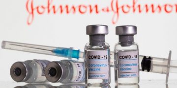 Εμβόλιο Johnson & Johnson: Ίσως χρειαστεί και δεύτερη δόση