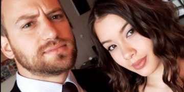 Alldaynews.gr Αποκαλύψεις από την Αγγλική Daily Mail: Το κρυφό ημερολόγιο της άτυχης Κάρολαϊν – “Είναι επικίνδυνος”