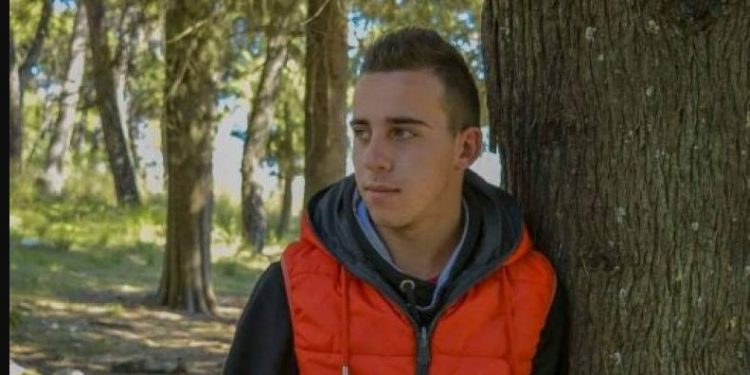 Ανείπωτη θλίψη για τον 22χρονο Κωνσταντίνο που έχασε τη ζωή του στην άσφαλτο[photo]