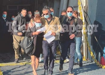 Γλυκά Νερά: Έφτασε στην Αλόννησο η μικρή Λυδία με τη μητέρα της Καρολάιν[video]