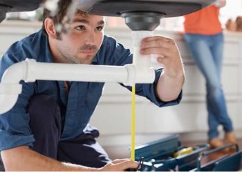 Έστειλε κατά λάθος γυμνή φωτογραφία της σε τρεις ανθρώπους που ήθελε να εργαστούν στο σπίτι της