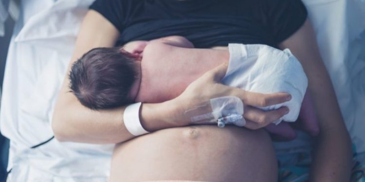 Alldaynews.gr Θρίλερ με νεκρό βρέφος δύο ημερών – Η περιπέτεια της μητέρας του με τον κορωνοϊό