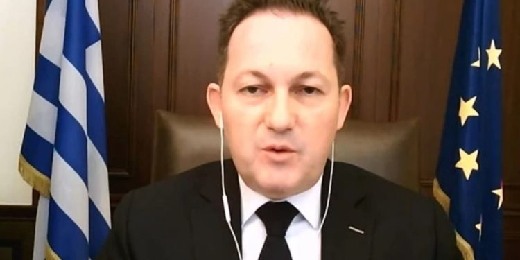 Πέτσας για υποχρεωτικό εμβολιασμό: “Όπου χρειάζεται να γίνει νομοθετική παρέμβαση, θα γίνει”[video]