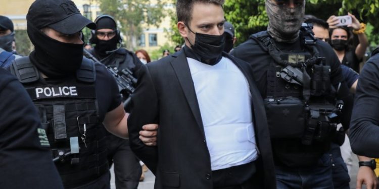 Alldaynews.gr Τα “φορτώνει” στην Καρολάιν ο 32χρονος: “Είπε για μένα και τη Λυδία να ψοφήσετε και οι δύο”