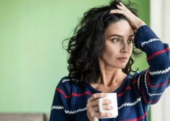 Προσοχή αν σας συμβεί αυτό πριν τα 40: Συνδέεται με εγκεφαλικό επεισόδιο