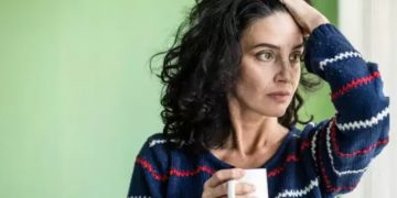 Προσοχή αν σας συμβεί αυτό πριν τα 40: Συνδέεται με εγκεφαλικό επεισόδιο