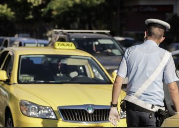 Ταξί είχε πελάτη στο πίσω κάθισμα Νεκρή Γυναίκα-Σοκαρισμένοι οι Αστυνομικοί