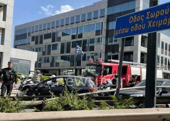 Σοβαρό τροχαίο στην Κηφισίας με τραυματίες – Ανασύρθηκε γυναίκα χωρίς τις αισθήσεις της