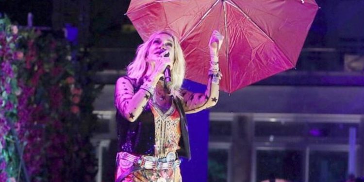 Άλσος Live: Το συγκινητικό βίντεο της Άννας Βίσση μέσα στη βροχή έγινε viral στο Instagram