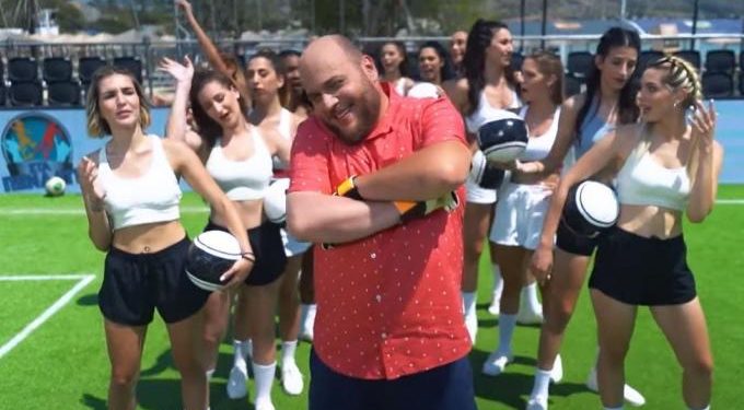 Alldaynews.gr Αντιδράσεις για το διαφημιστικό ΑΝΤ1-Bwin με τα κορίτσια του Euro – Δείτε tweets