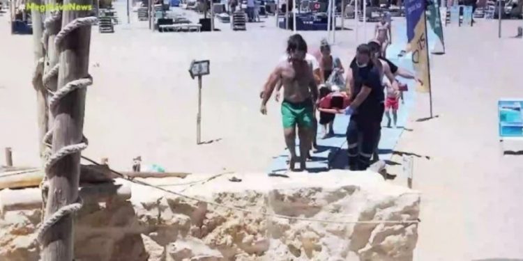 Alldaynews.gr Κρίσιμες ώρες για τον 16χρονο που χτύπησε στον αυχένα-«Μάλλον μιλάμε για τετραπληγία», λέει η μητέρα του