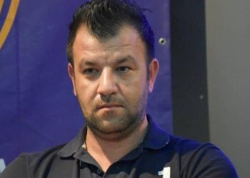 Συνελήφθη ο μεγαλομέτοχος της Παναχαϊκής Γιώργος Μπάρλος – Καρέ καρέ η επιχείρηση της ΕΛΑΣ